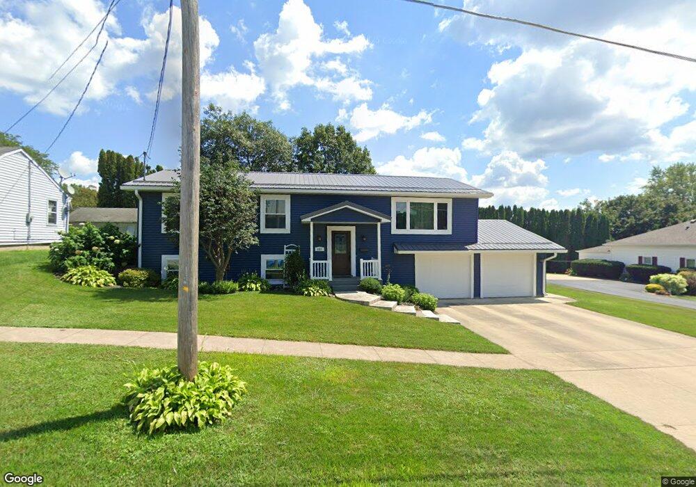 403 S Pine St, West Union, IA 52175 - photo 1