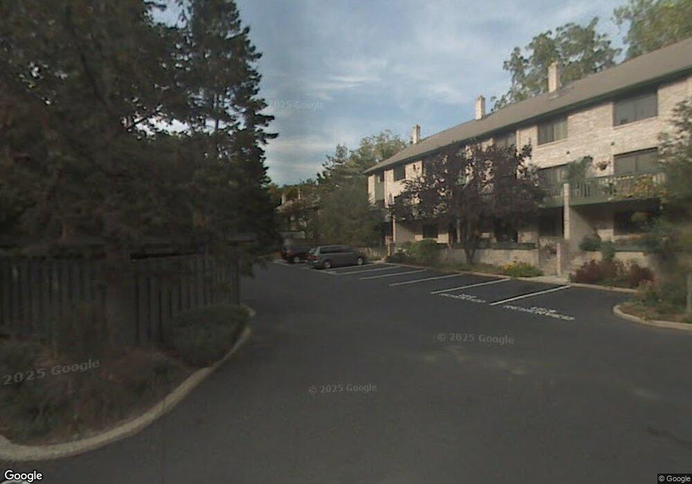 577 Foxwood Ln, Paoli, PA 19301 - photo 1