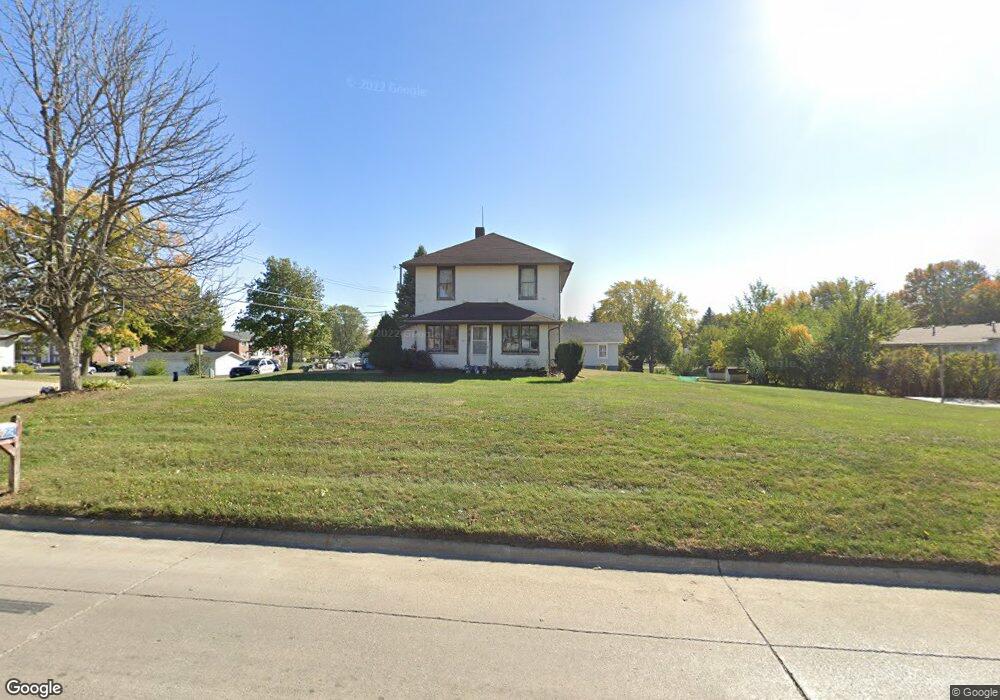 1123 N 11th Ave E, Newton, IA 50208 - photo 1