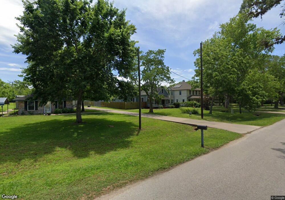 615 N Market St, Brazoria, TX 77422 - photo 1