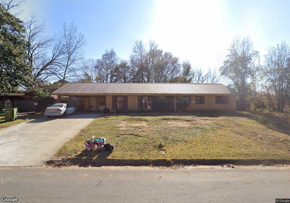 928 E Crockett Dr, Columbus, GA 31904 - photo 1