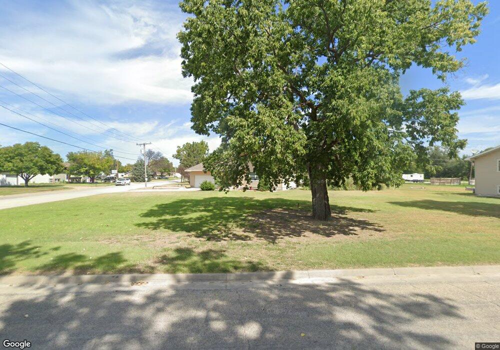 740 W Vermont St, Osborne, KS 67473 - photo 1