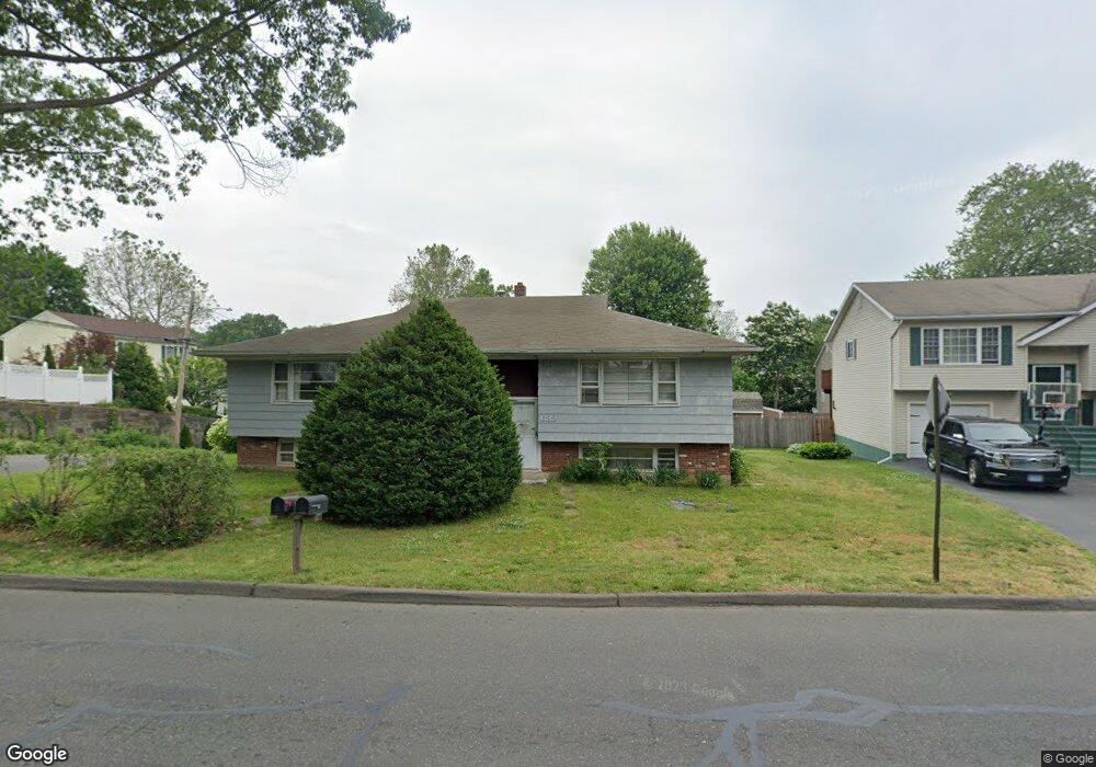 632 Chopsey Hill Rd, Bridgeport, CT 06606 - photo 1