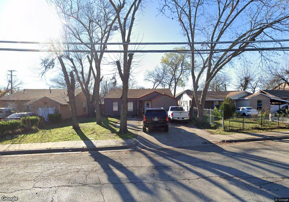 1021 Small St, Grand Prairie, TX 75050 - photo 1