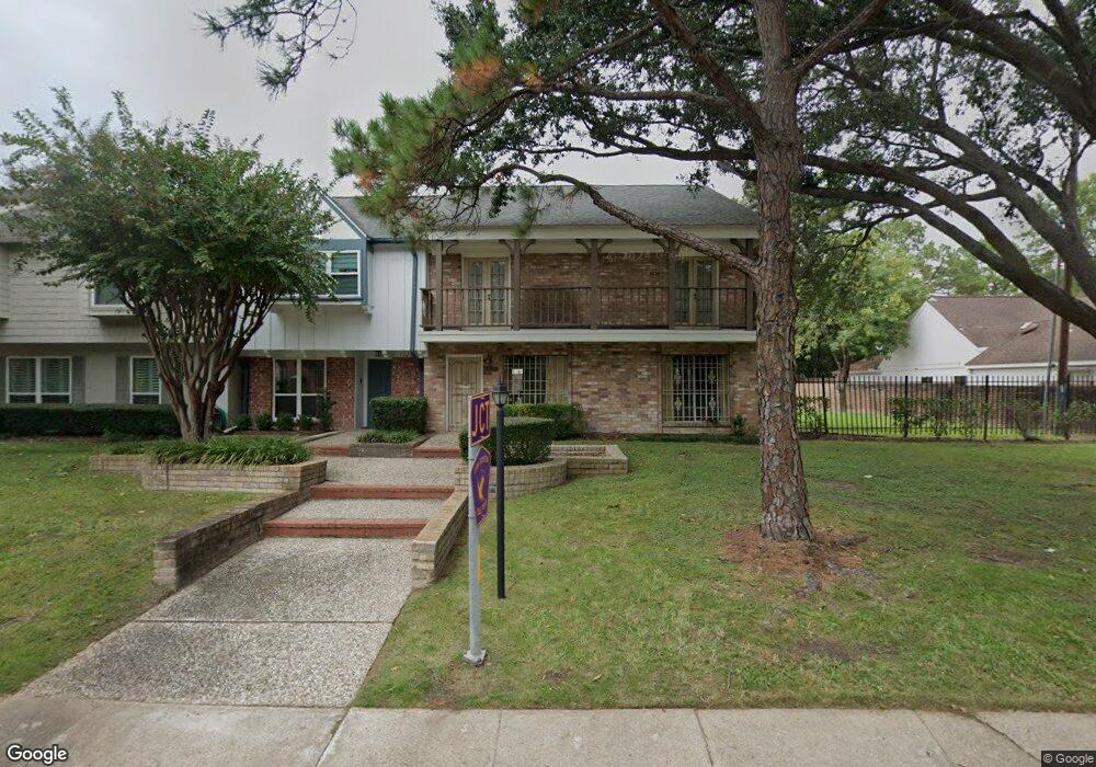 10270 Briar Forest Dr unit 25, Houston, TX 77042 - photo 1