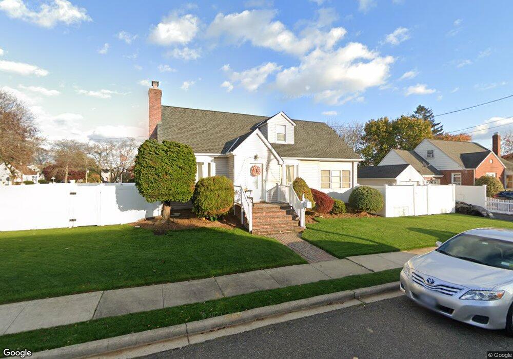 2843 Beverly Rd, Oceanside, NY 11572 - photo 1