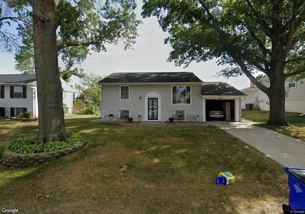 3135 Coral Ln SW, Cedar Rapids, IA 52404 - photo 1