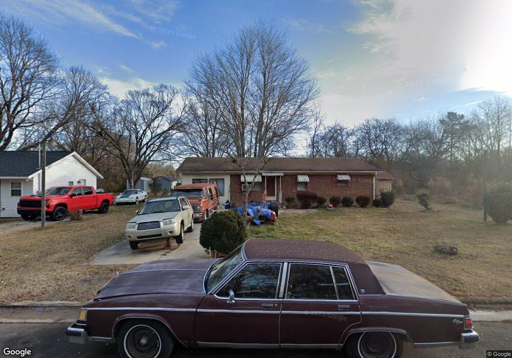 207 Chelsea Dr, Oxford, NC 27565 - photo 1