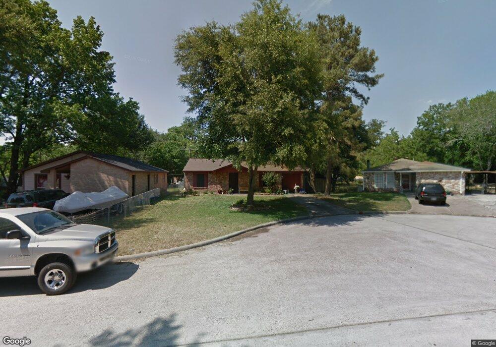 1015 Surrey Ct, Tomball, TX 77375 - photo 1