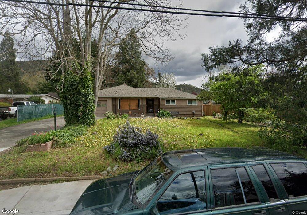 945 NE 10th St, Grants Pass, OR 97526 - photo 1