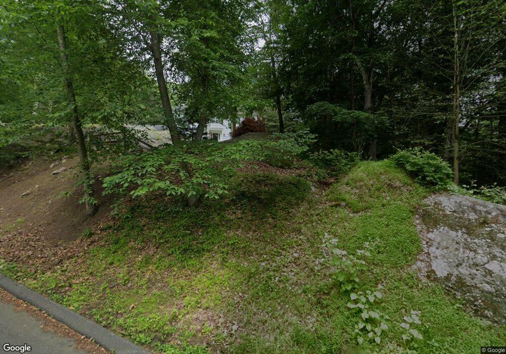 27 Dundee Rd, Stamford, CT 06903 - photo 1