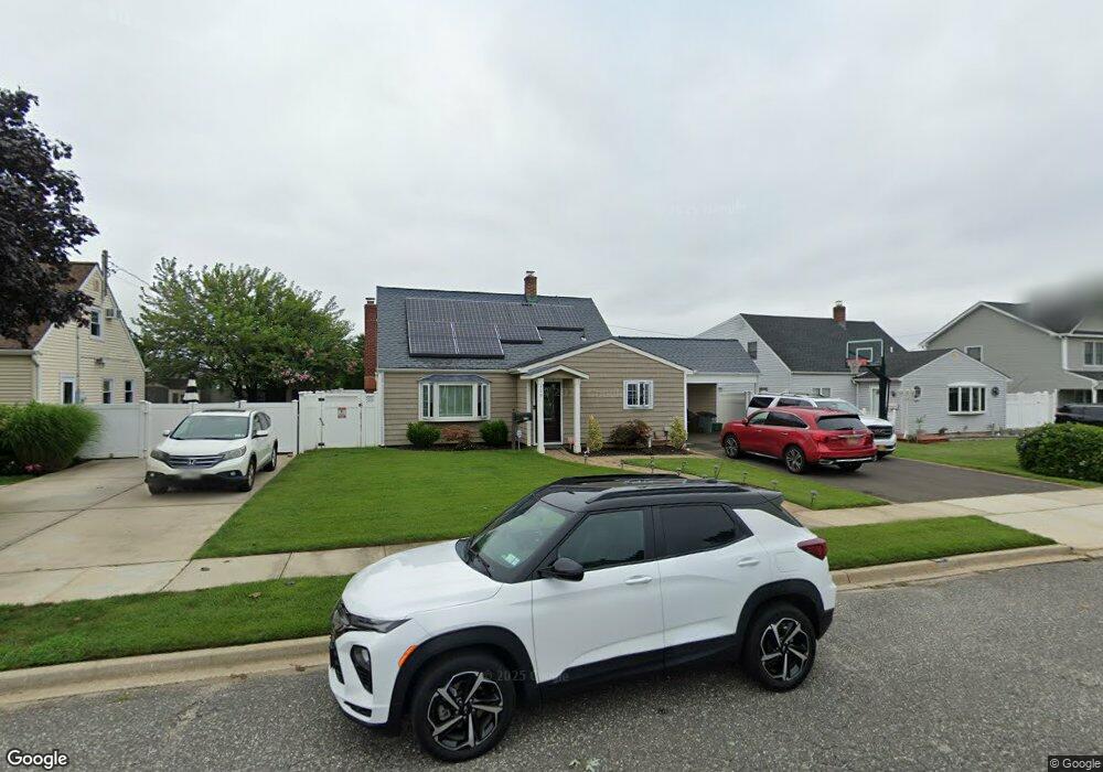 159 Saddle Ln, Levittown, NY 11756 - photo 1