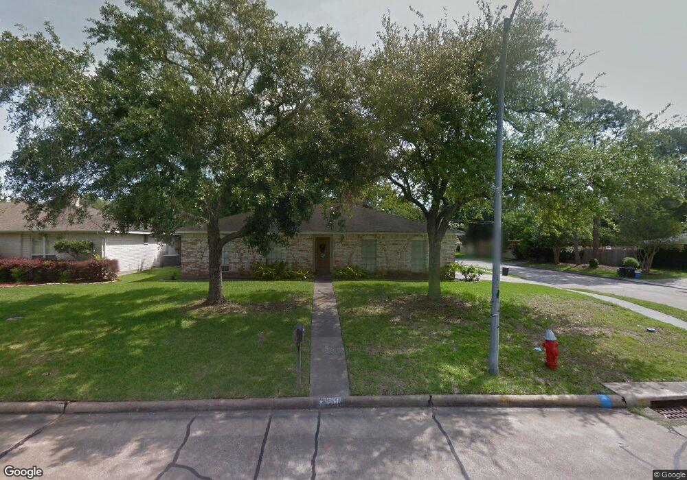 16743 Townes Rd, Friendswood, TX 77546 - photo 1