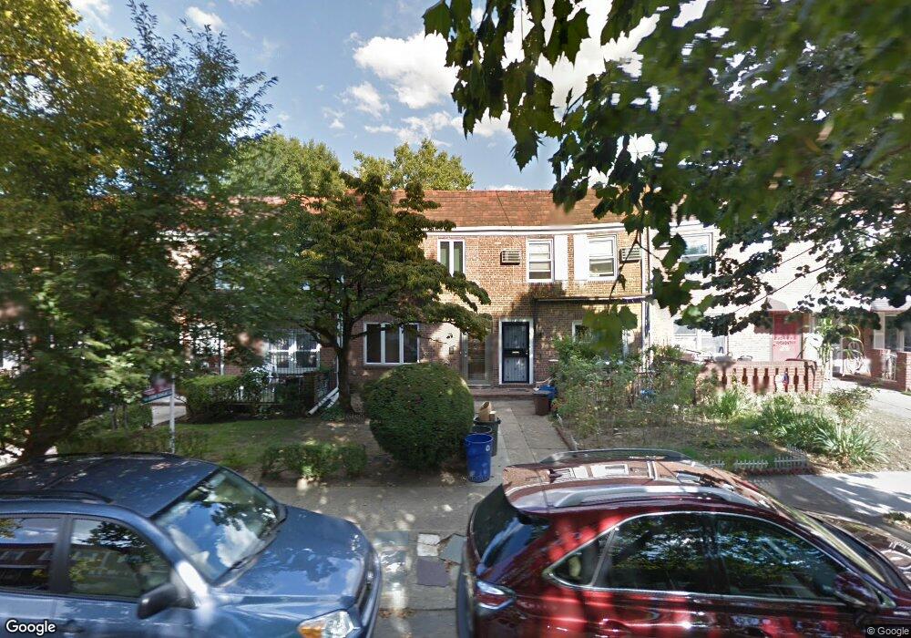 7017 175th St, Fresh Meadows, NY 11365 - photo 1