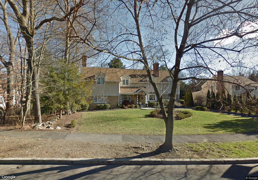 251 Pepper Ridge Rd, Stamford, CT 06905 - photo 1