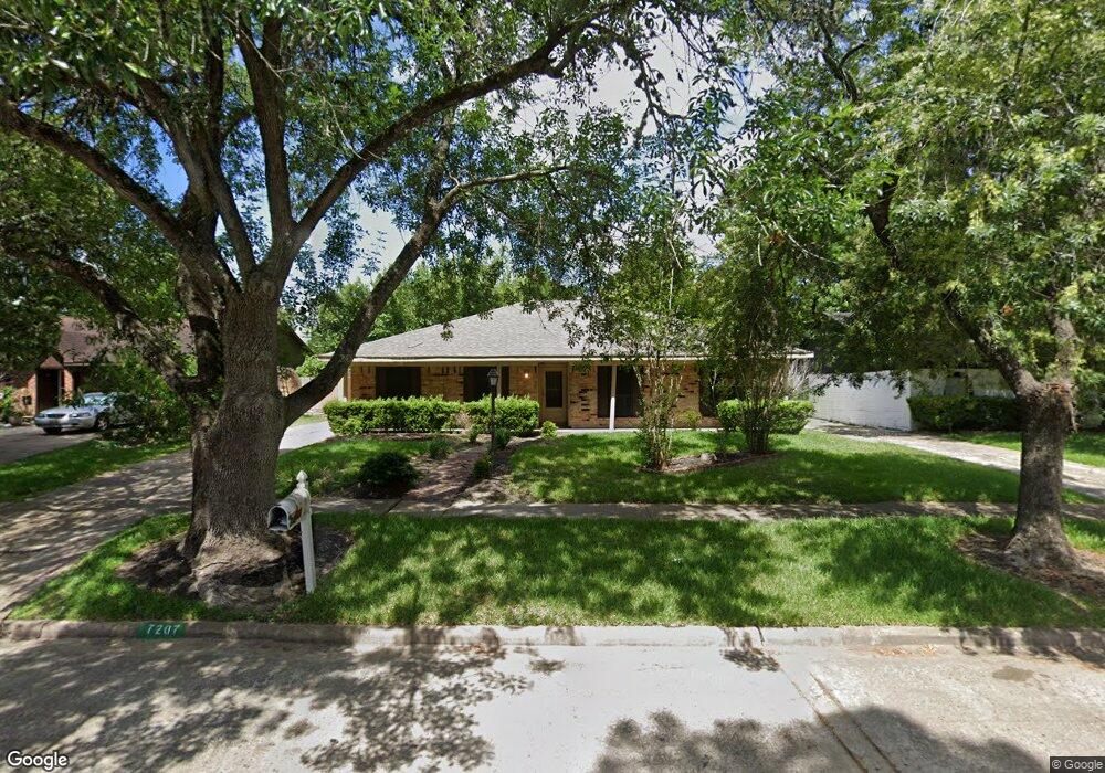 7207 Deep Forest Dr, Houston, TX 77088 - photo 1