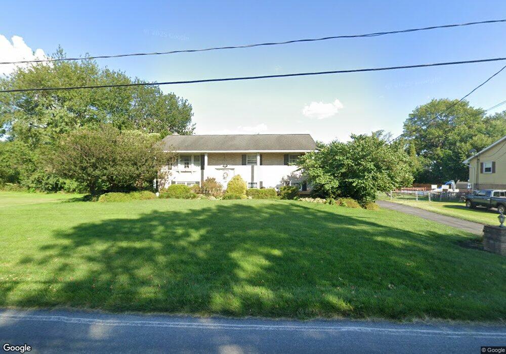 25 N Maple Ave, Leola, PA 17540 - photo 1