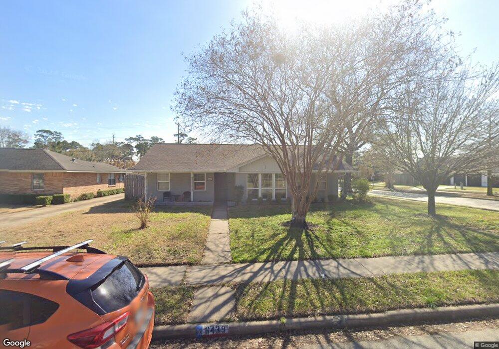 6439 Lindyann Ln, Houston, TX 77008 - photo 1