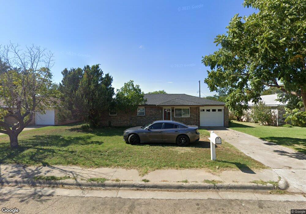 609 Pine Ave, Dumas, TX 79029 - photo 1