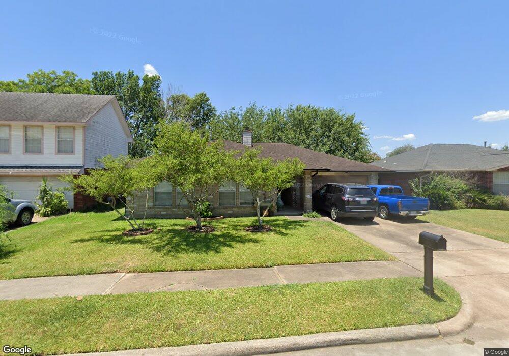 10938 Covered Bridge St, Houston, TX 77075 - photo 1