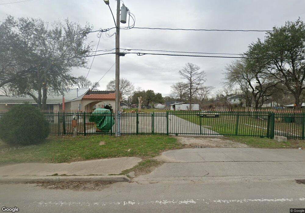 1733 E Crosstimbers St, Houston, TX 77093 - photo 1