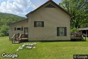27 Market St, Proctor, VT 05765