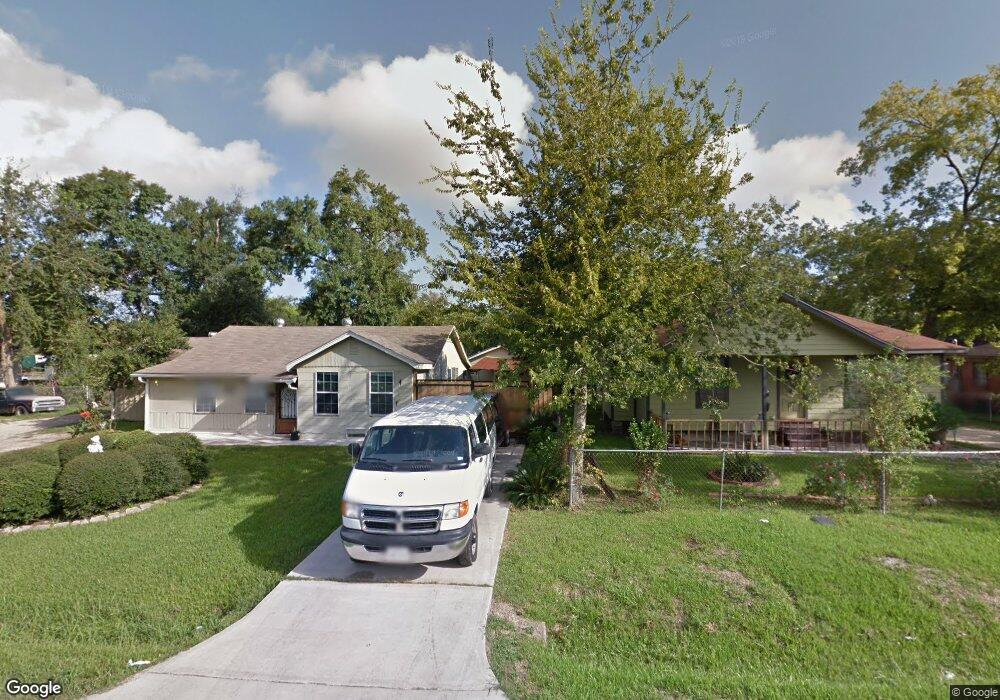 13413 Vicksburg St, Houston, TX 77015 - photo 1