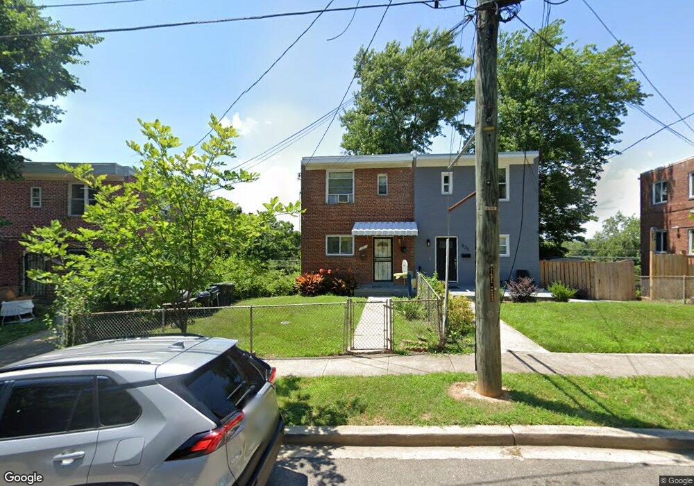 527 Hilltop Terrace SE, Washington, DC 20019 - photo 1