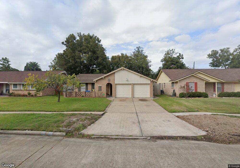 9711 Santa Monica Blvd, Houston, TX 77089 - photo 1