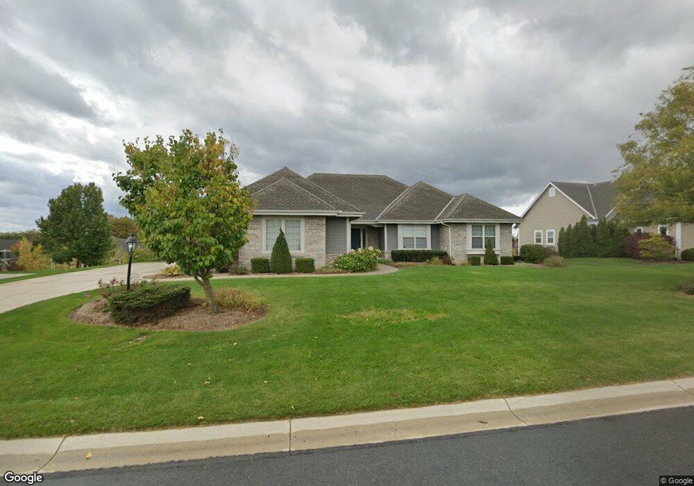 W133N6317 Hummingbird Way, Menomonee Falls, WI 53051 - photo 1