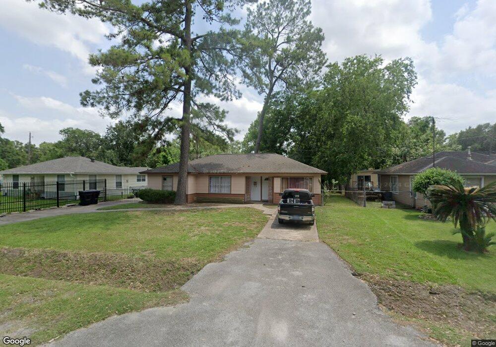 207 Hohldale St, Houston, TX 77022 - photo 1