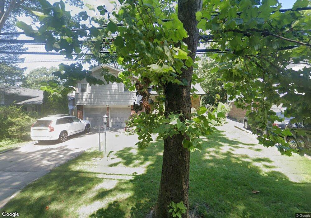 81 Sandy Hollow Rd, Port Washington, NY 11050 - photo 1