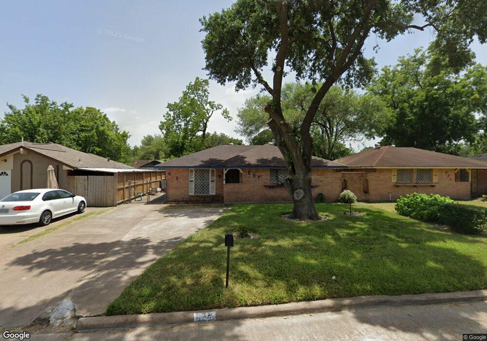 827 Grenshaw St, Houston, TX 77088 - photo 1