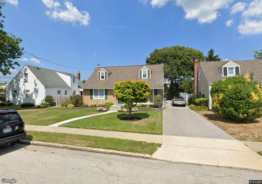 49 E Euclid St, Valley Stream, NY 11580 - photo 1