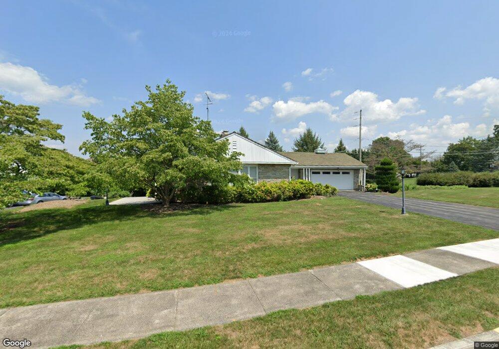 569 Glenwyn Dr, Littlestown, PA 17340 - photo 1