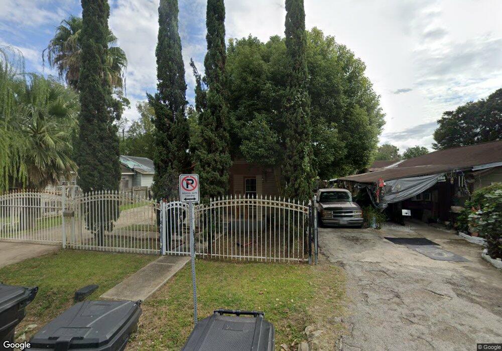 1907 Roosevelt St, Houston, TX 77012 - photo 1