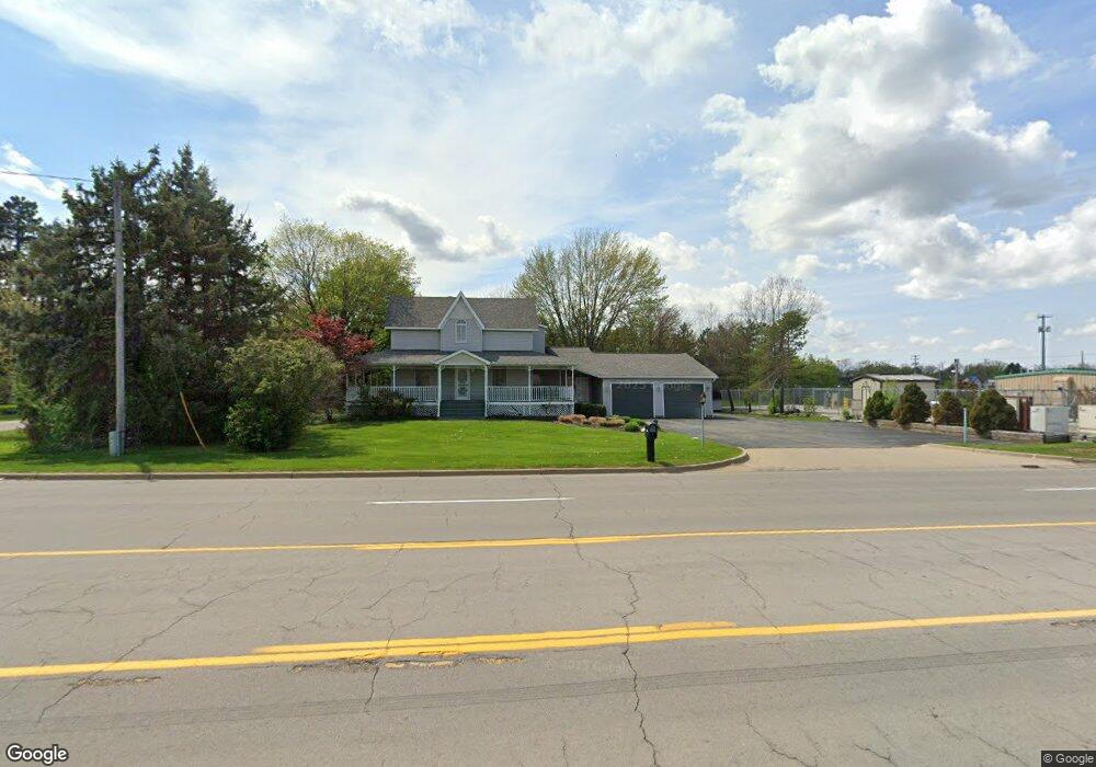 2052 S Dye Rd, Flint, MI 48532 - photo 1