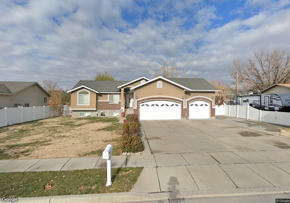 1256 W 1950 N, Clearfield, UT 84015 - photo 1