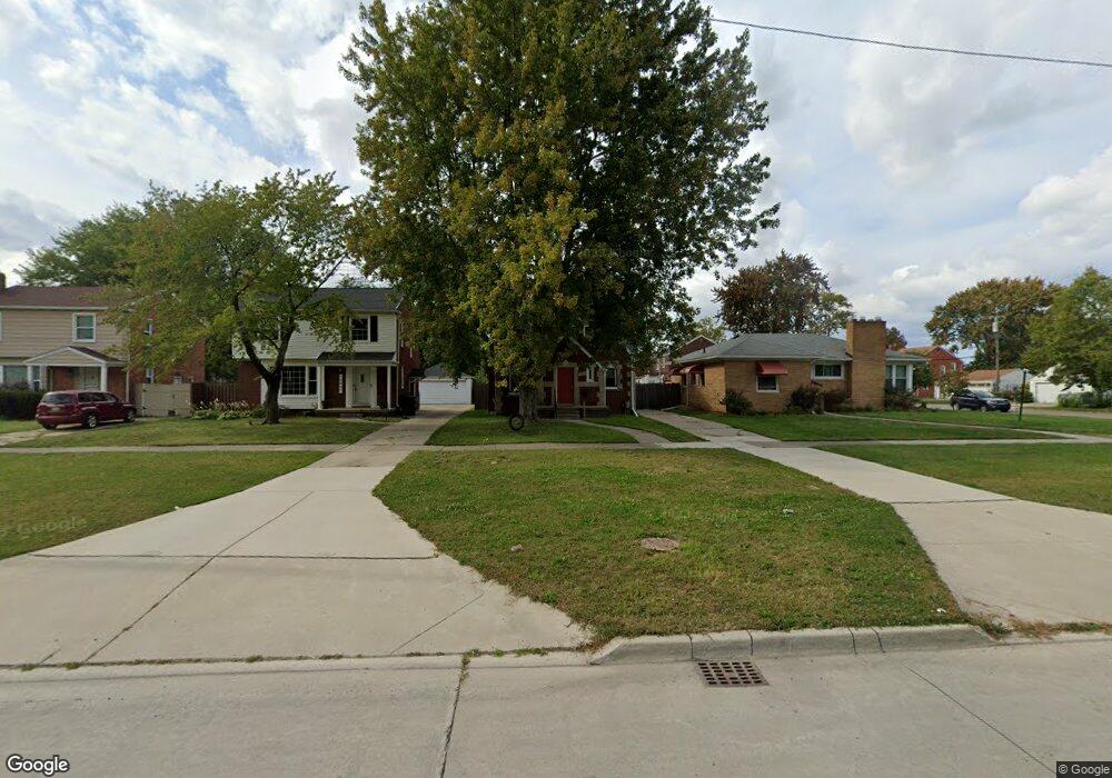 18831 Chandler Park Dr, Grosse Pointe, MI 48236 - photo 1