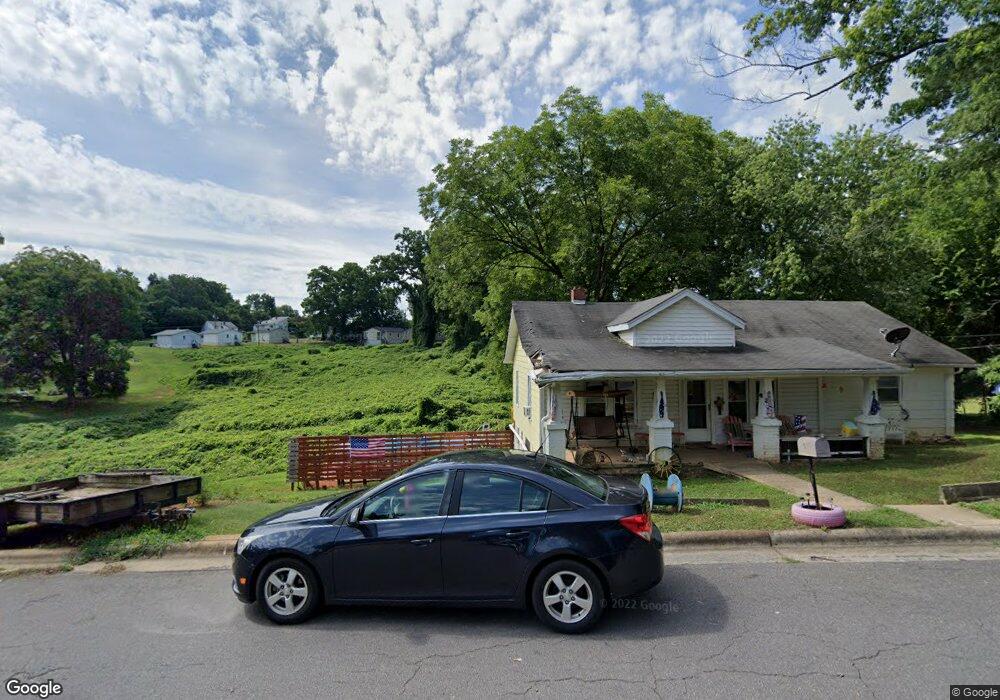 217 Hall St, Reidsville, NC 27320 - photo 1