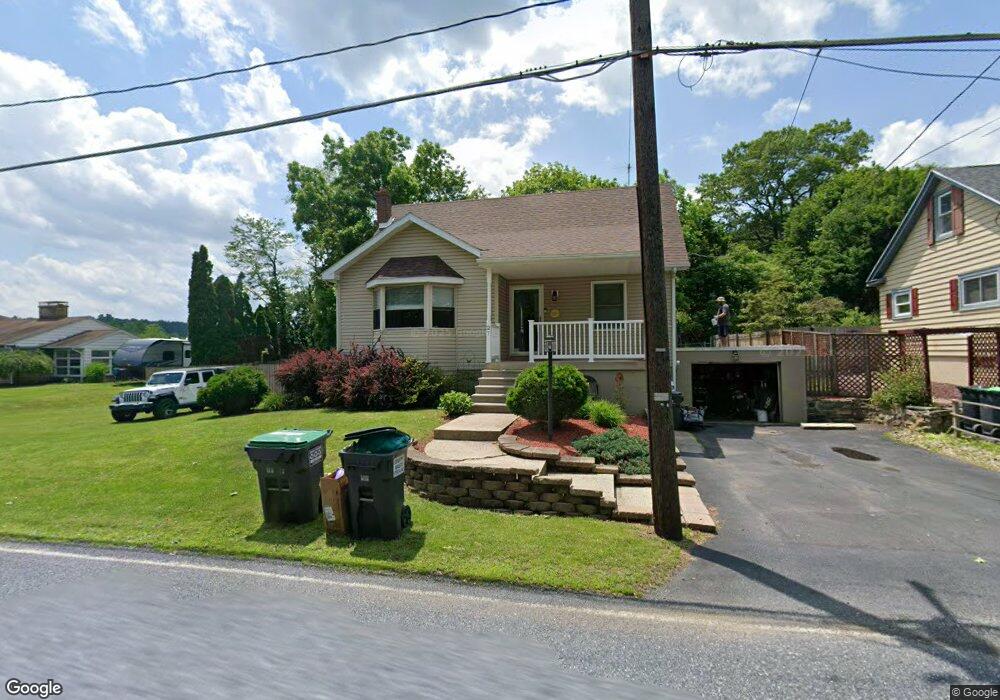 27 N Greenview Rd, Schuylkill Haven, PA 17972 - photo 1