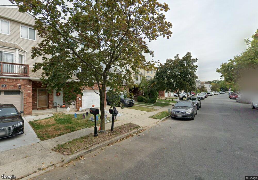 35 Blythe Place, Staten Island, NY 10306 - photo 1