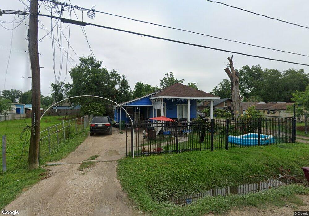 2107 Melbourne St, Houston, TX 77026 - photo 1