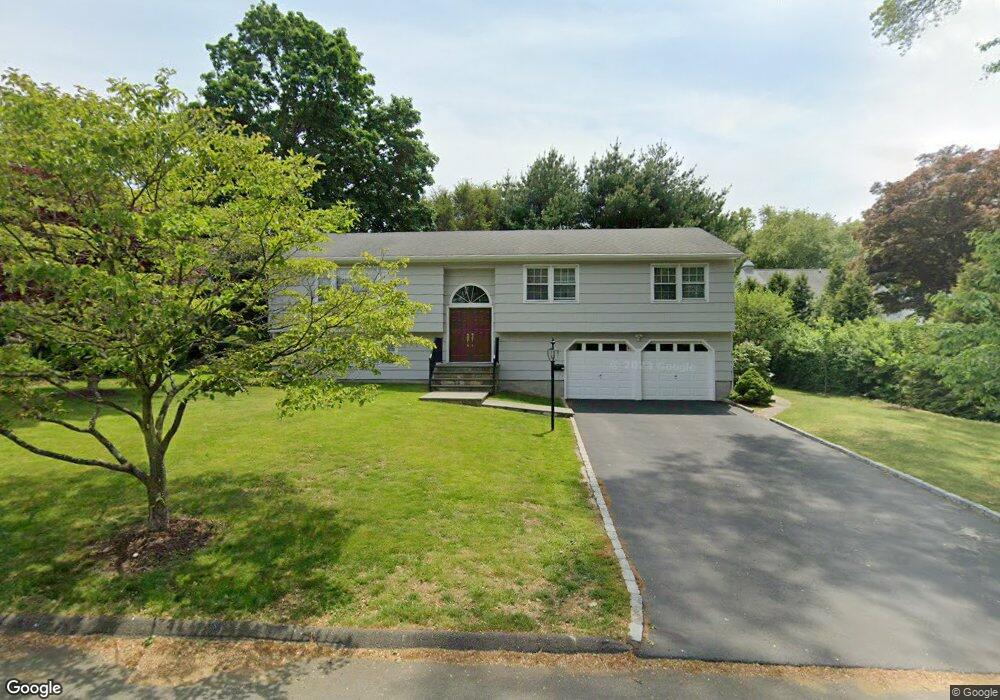 131 Windermere St, Fairfield, CT 06825 - photo 1