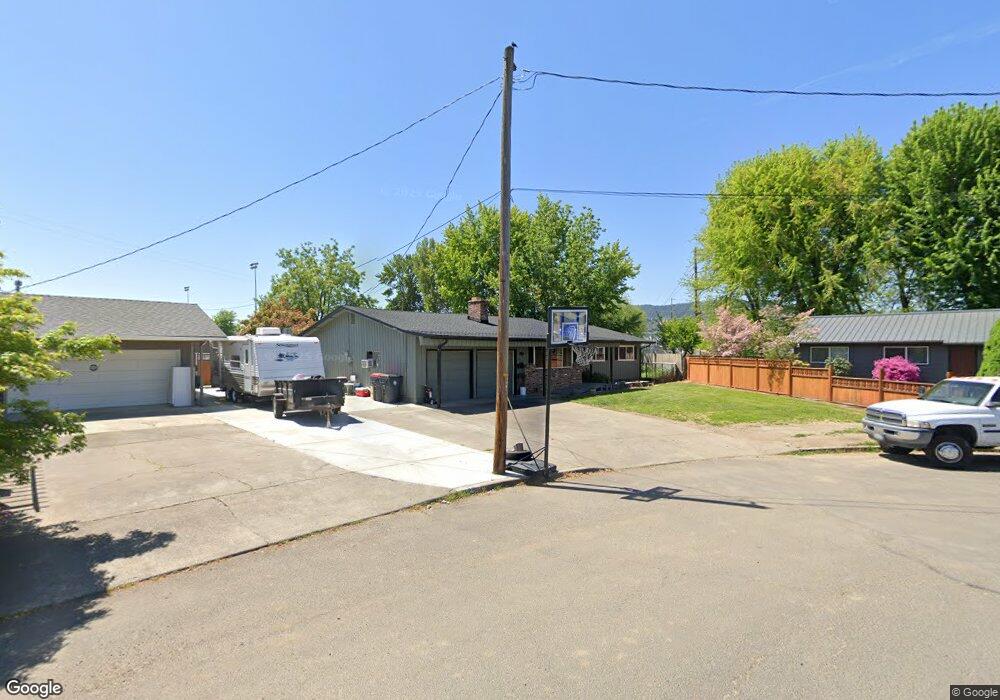 214 Kings Way, Central Point, OR 97502 - photo 1