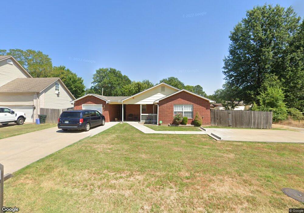 602 N Lavira Ave, Claremore, OK 74017 - photo 1