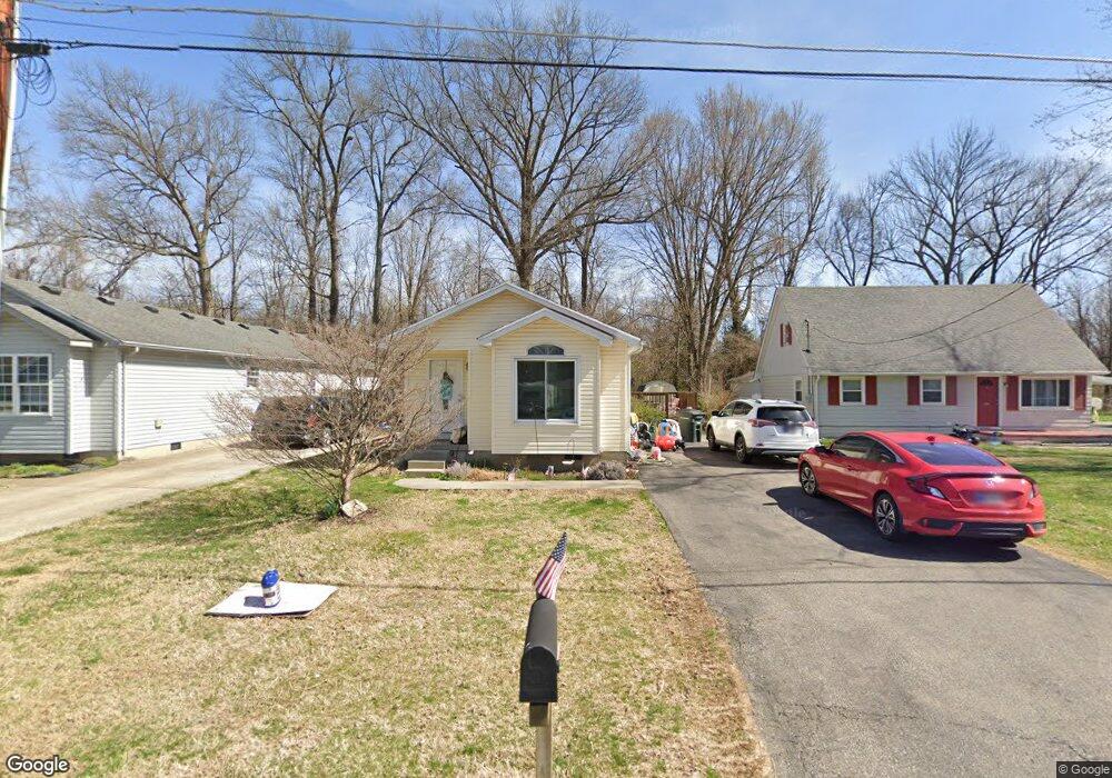 304 Myrtle St, Jeffersonville, IN 47130 - photo 1