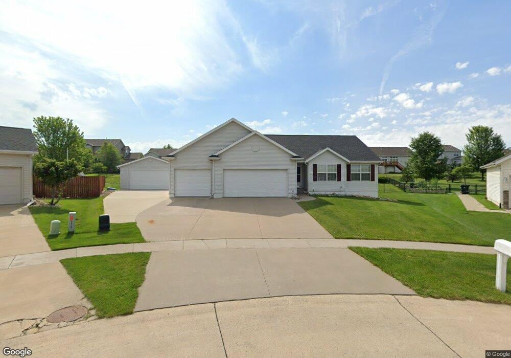 2501 Summerwood Ct SW, Cedar Rapids, IA 52404 - photo 1