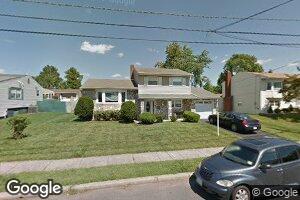 27 Flagstone Dr, Port Reading, NJ 07064