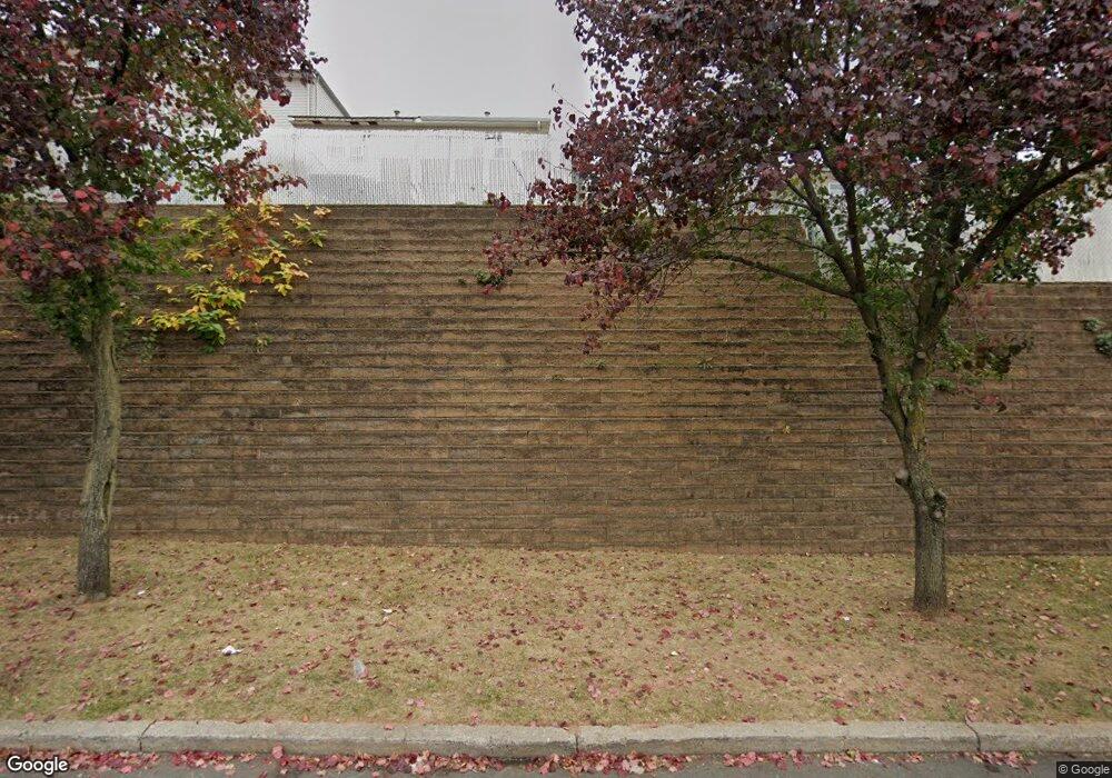 262 Skyline Dr, Staten Island, NY 10304 - photo 1